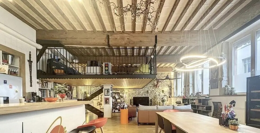 Office in Lyon for sale - Interior Photo - Image 1 of 11