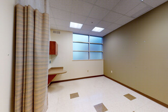 1 Park West Blvd, Akron, OH for lease Interior Photo- Image 2 of 5