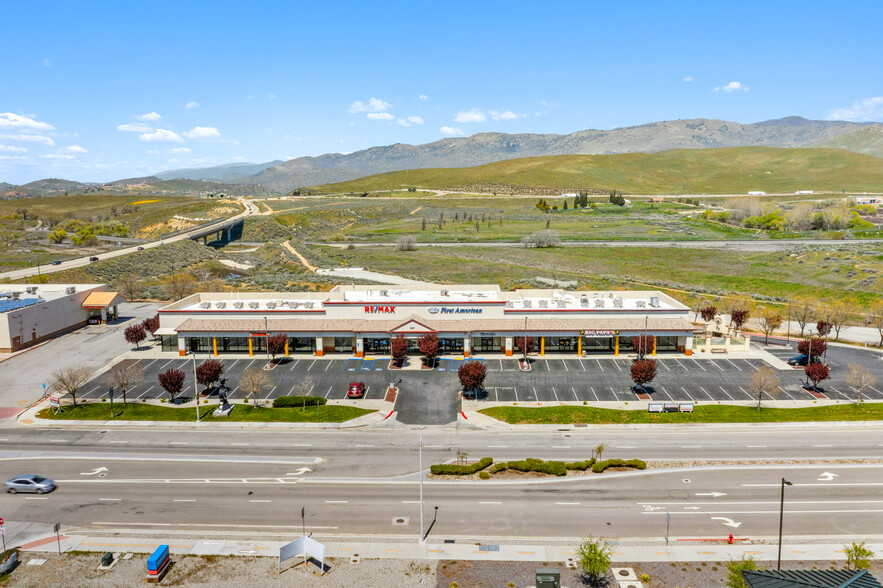 1001 W Tehachapi Blvd, Tehachapi, CA for lease - Building Photo - Image 1 of 8