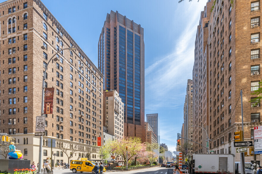 3 Park Ave, New York, NY for lease - Building Photo - Image 1 of 2