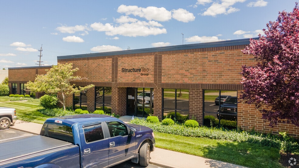 9990-10020 International Blvd, Cincinnati, OH for lease - Building Photo - Image 3 of 4