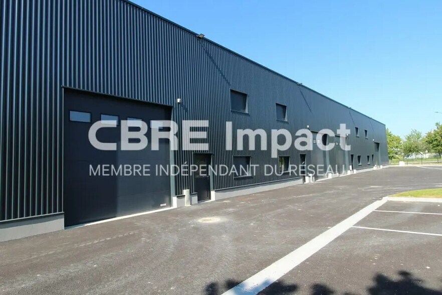 Flex in Reims for lease - Building Photo - Image 1 of 7