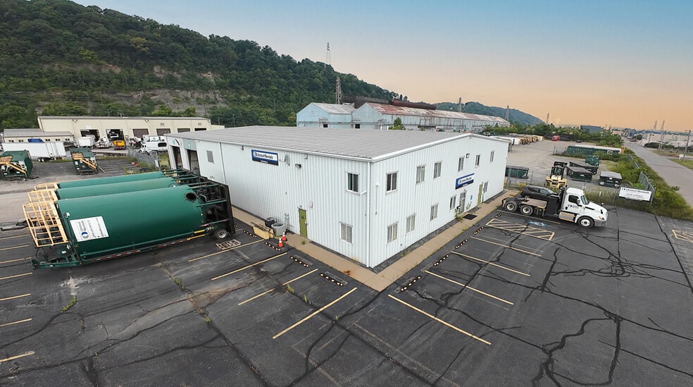 601 Steel St, Aliquippa, PA for lease - Building Photo - Image 1 of 1