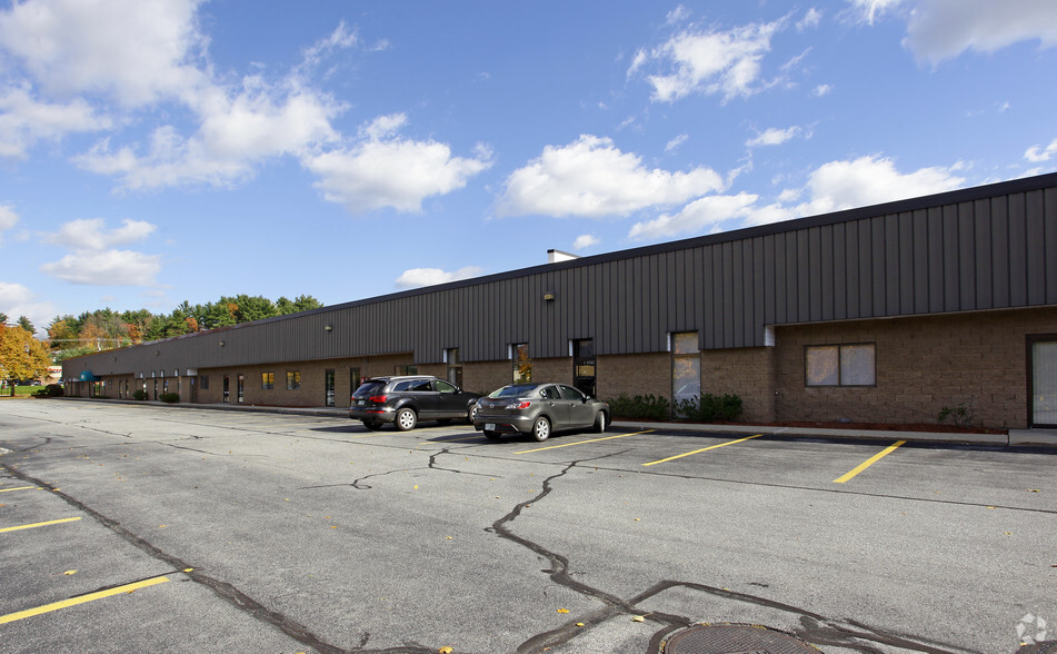 472 Amherst St, Nashua, NH for lease - Building Photo - Image 1 of 9