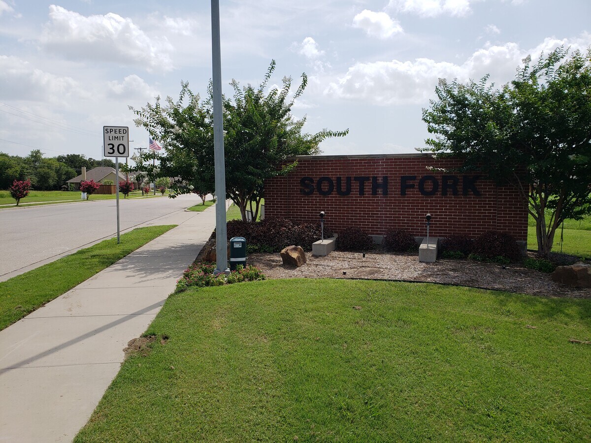 1025 E Loop 340, Waco, TX 76705