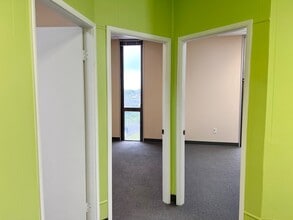 45-955 Kamehameha Hwy, Kaneohe, HI for lease Interior Photo- Image 2 of 6