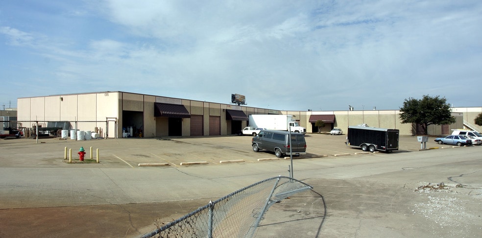 1315 Colony Ct, Haltom City, TX for lease - Building Photo - Image 2 of 7