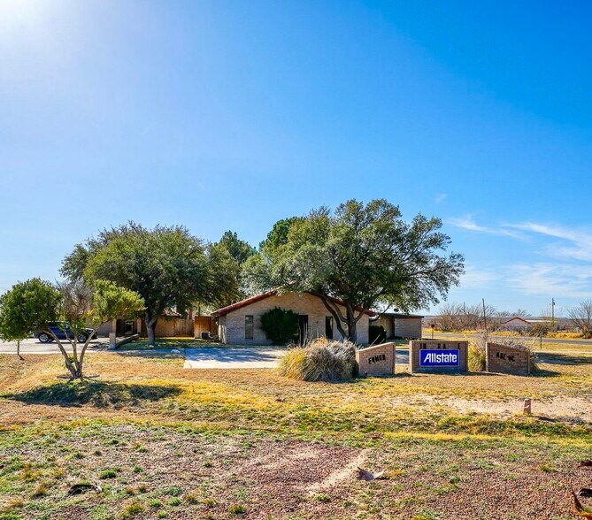 1600 Burleson, Mccamey, TX 79752