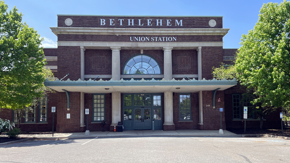 240 Union Station Plz, Bethlehem, PA for sale - Primary Photo - Image 1 of 21