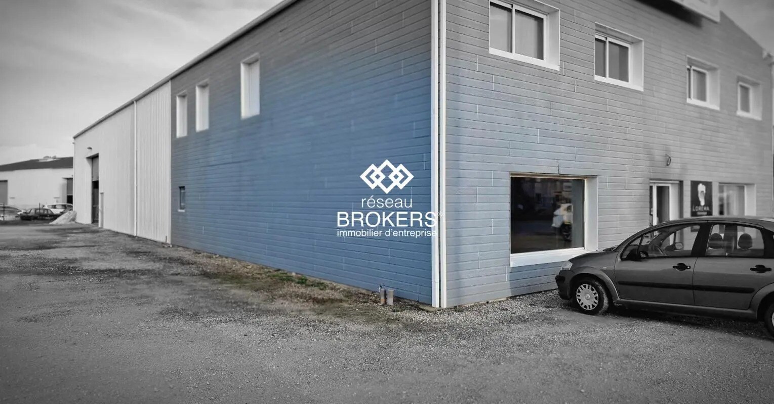 Industrial in Capens for lease Building Photo- Image 1 of 4