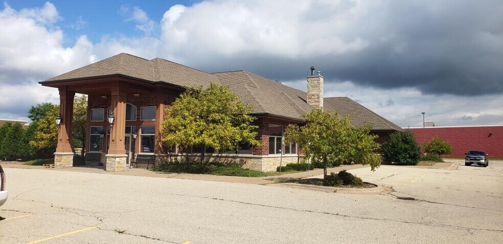 N140 Eisenhower Dr, Appleton, WI for sale - Building Photo - Image 1 of 1