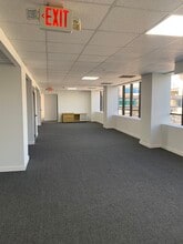 33 SW 2nd Ave, Miami, FL for lease Interior Photo- Image 2 of 10