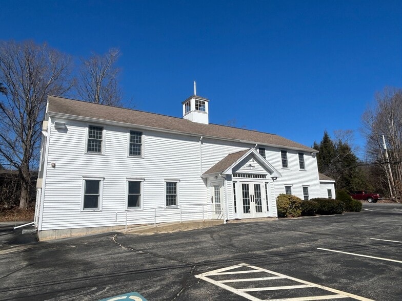 11 Main St, Atkinson, NH 03811