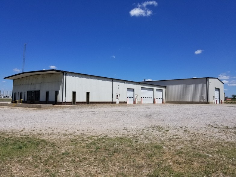 10134 NE State Road 61, Pratt, KS for sale - Primary Photo - Image 1 of 1