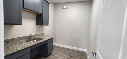 5501 Cabrera Dr, Sugar Land, TX for lease Interior Photo- Image 2 of 5