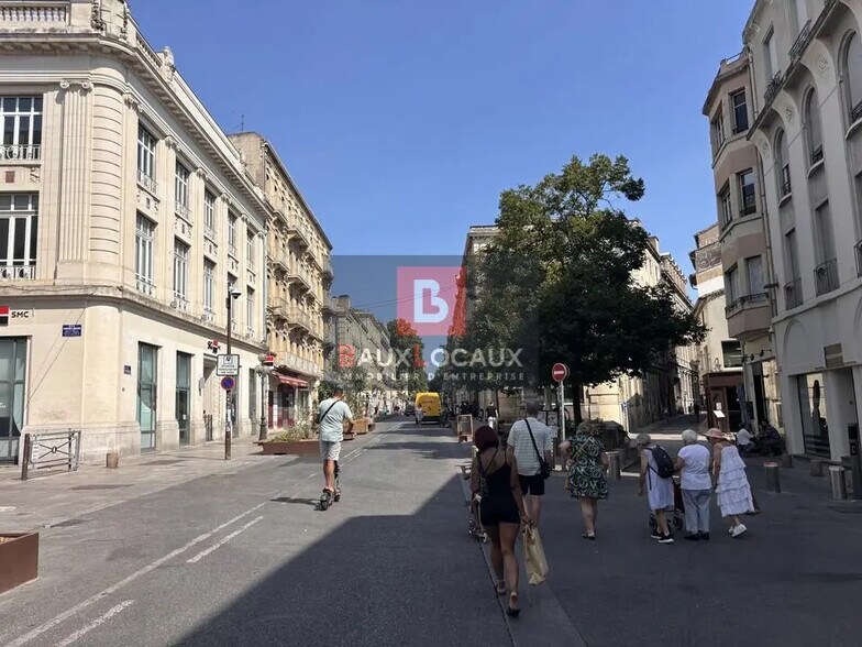 Retail in Avignon for lease - Building Photo - Image 2 of 5