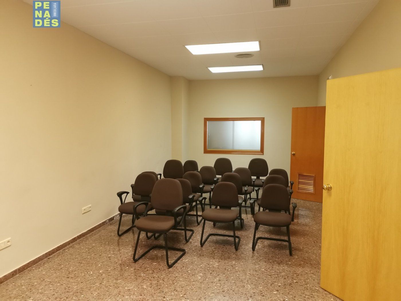 Retail in Ontinyent for lease Building Photo- Image 1 of 11