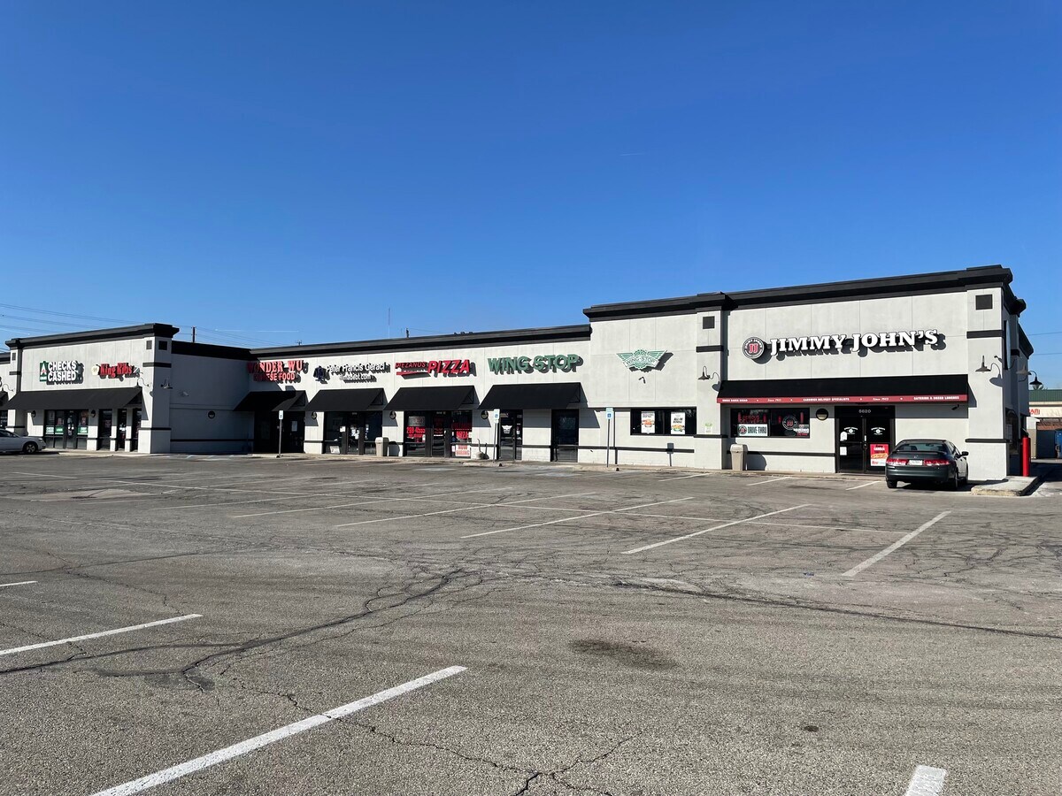 56025620 Rd, Indianapolis, IN 46254 Shoppes