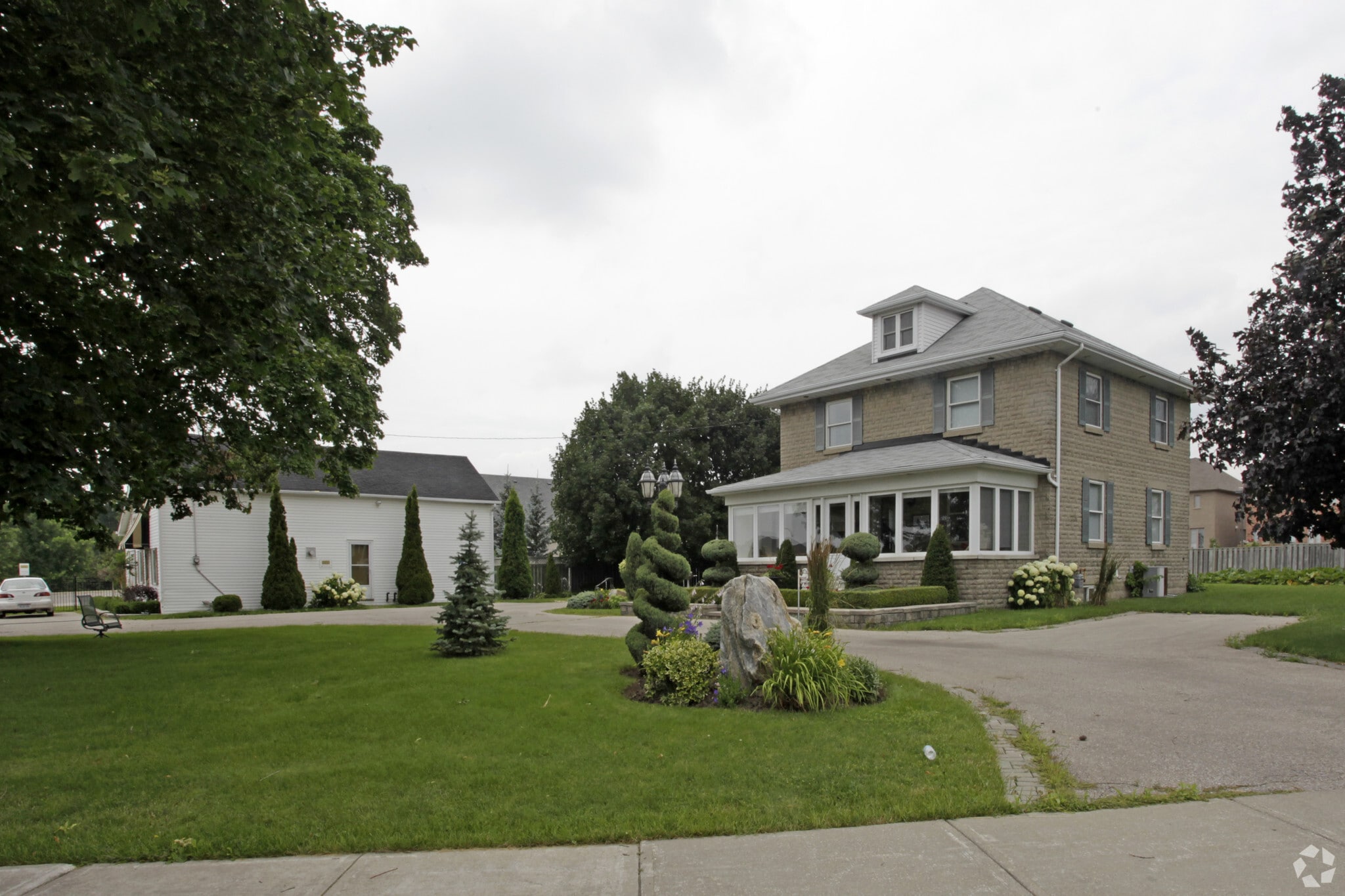 1350 Langstaff Rd, Vaughan, ON for lease Primary Photo- Image 1 of 3