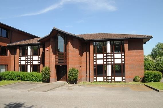 6-8 Oriel Ct, Alton for sale Primary Photo- Image 1 of 3