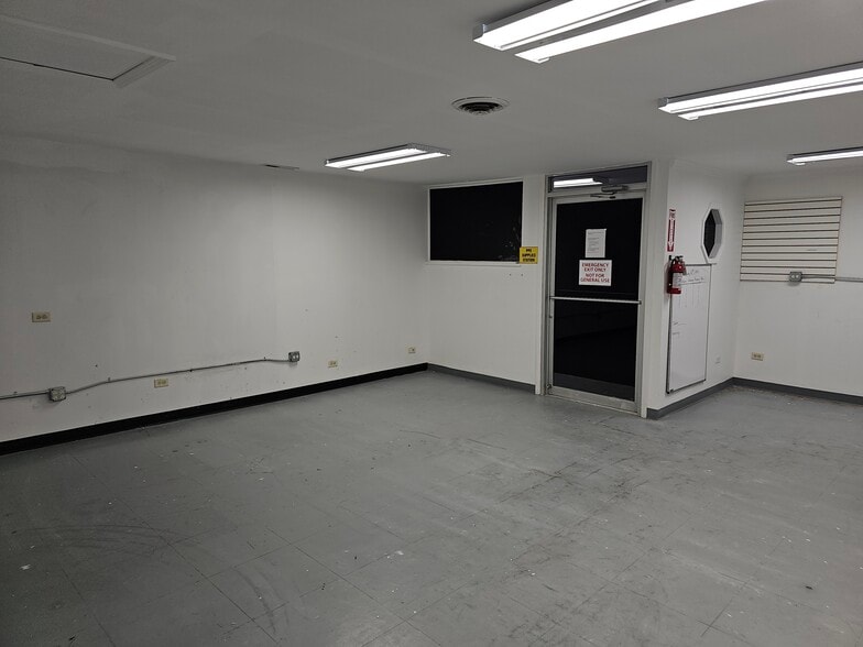 402 W Boughton Rd, Bolingbrook, IL for lease - Building Photo - Image 3 of 46