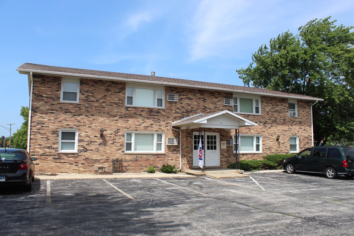 104 Orchard Ct, Peotone, IL 60468