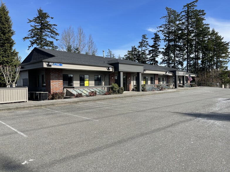 5775 Soundview Dr, Gig Harbor, WA for lease - Building Photo - Image 2 of 4