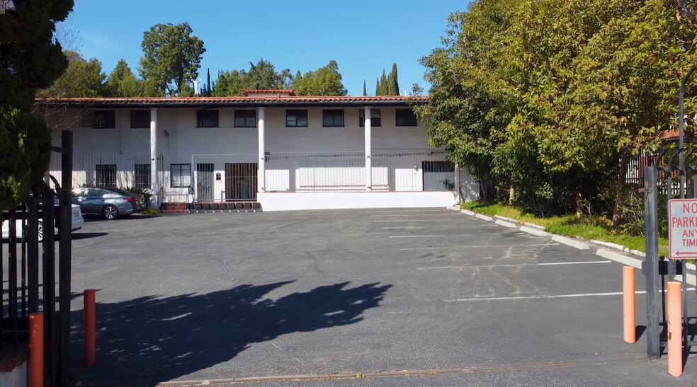 1977 Carmen Ave, Los Angeles, CA for sale - Building Photo - Image 3 of 4