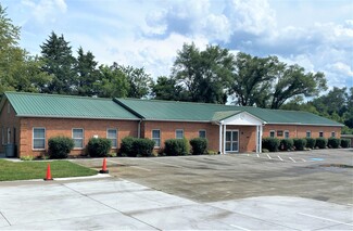 More details for 450 S Church St, Fincastle, VA - Office for Sale