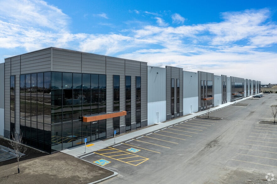 292230 Wagon Wheel Blvd, Calgary, AB for lease - Building Photo - Image 2 of 16