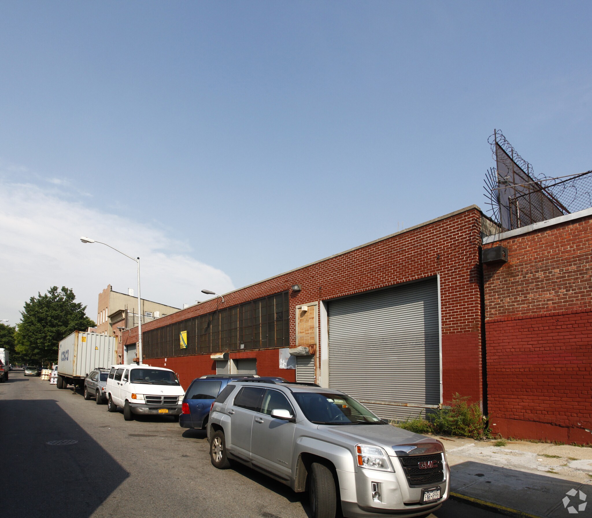 263 Boerum St, Brooklyn, NY for sale Primary Photo- Image 1 of 1