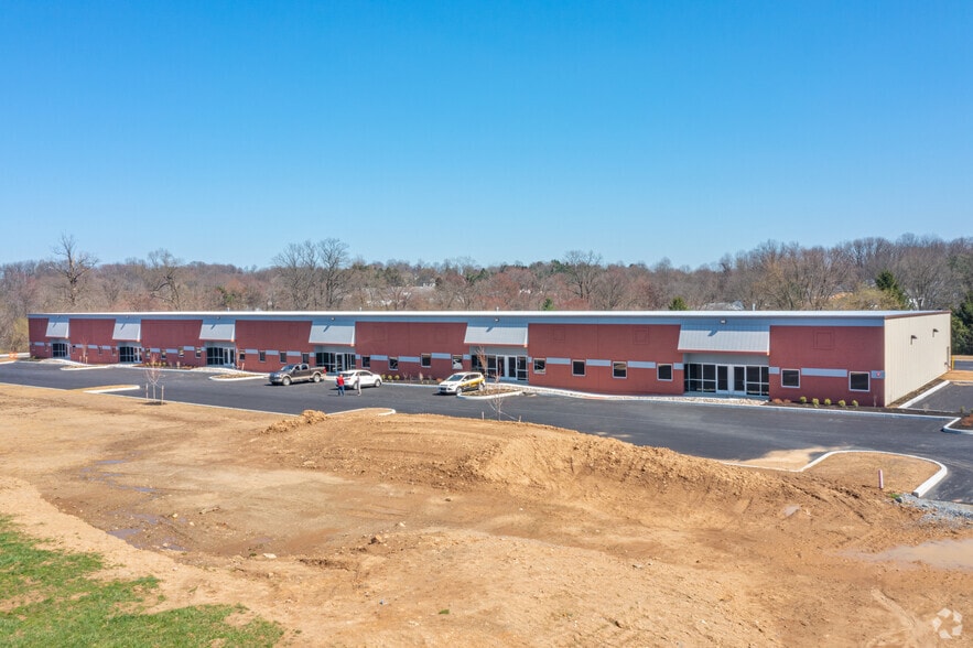 11 Hagerty Blvd, West Chester, PA for lease - Building Photo - Image 1 of 13