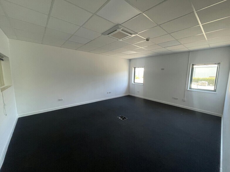 Quinn Close, Coventry for lease - Building Photo - Image 2 of 5