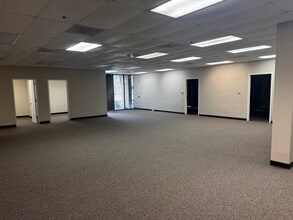 15403 Vantage Pky E, Houston, TX for lease Building Photo- Image 2 of 10