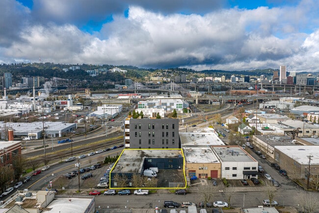 More details for 2435 SE 10th Ave, Portland, OR - Industrial for Sale