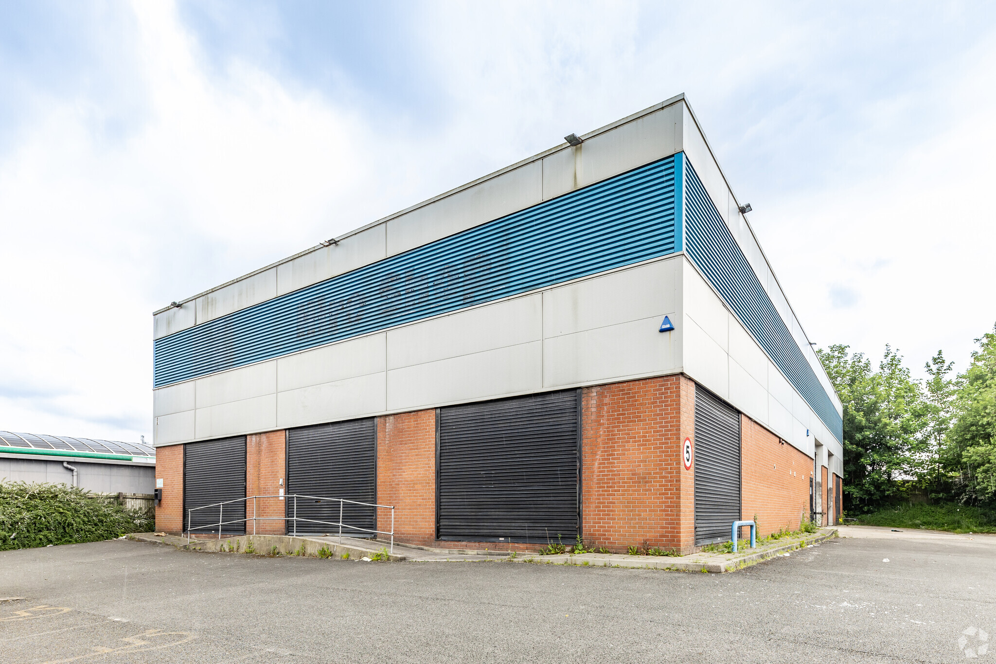 Manchester Rd, Ashton Under Lyne for lease Building Photo- Image 1 of 4