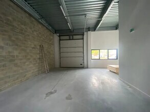 Flex in Cergy for lease Interior Photo- Image 1 of 5