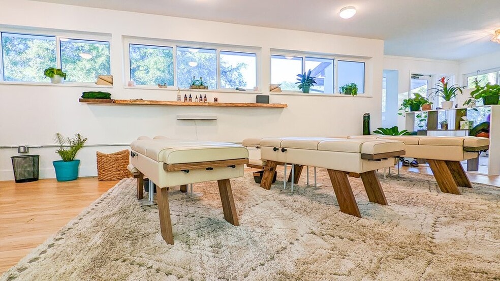 2500 1st Ave N, Saint Petersburg, FL for lease - Building Photo - Image 2 of 9