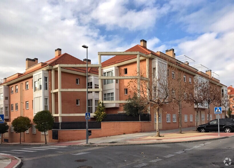 Calle San Francisco Sales, 2, Villanueva del Pardillo, Madrid for sale - Building Photo - Image 1 of 1