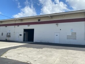 3140 Koapaka, Honolulu, HI for lease Building Photo- Image 1 of 5