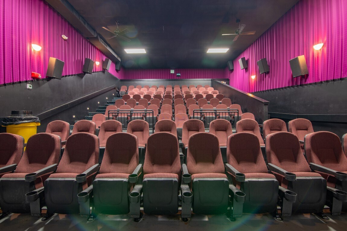 895 N Dixie Blvd, Radcliff, KY 40160 Showtime Cinema