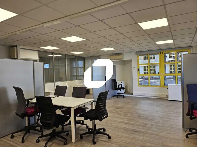 Office in Montpellier for lease - Interior Photo - Image 1 of 18