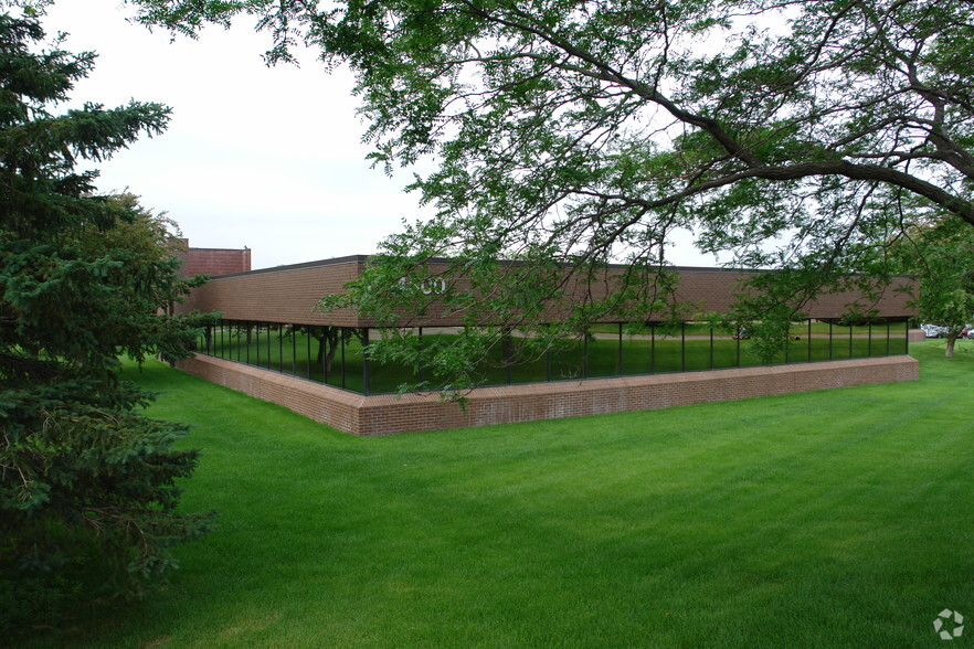 14500 Burnhaven Dr, Burnsville, MN for lease - Building Photo - Image 1 of 5