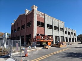 425 S Woodland Blvd, Deland FL - Live-Work Space