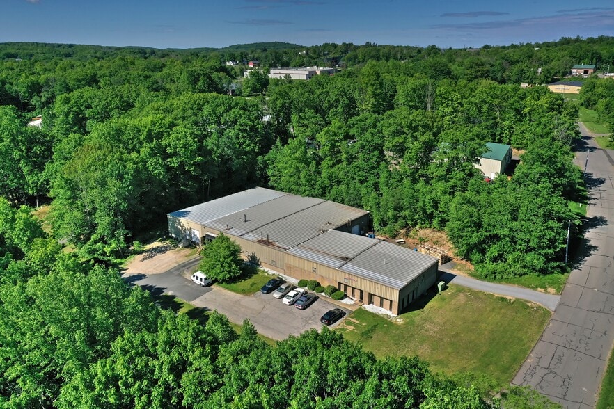 15 Container Dr, Terryville, CT for lease - Building Photo - Image 3 of 12