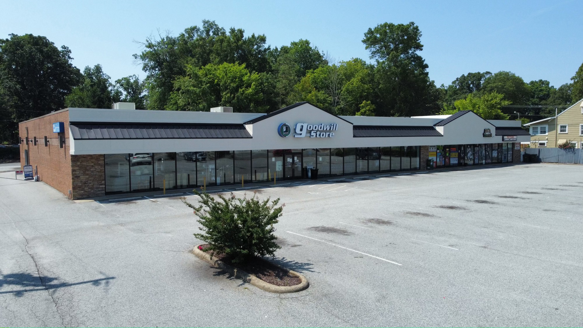 3739 W Gate City Blvd, Greensboro, NC for lease Building Photo- Image 1 of 6