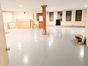 17 Eastern Ave, Saint Johnsbury, VT for lease Interior Photo- Image 1 of 12