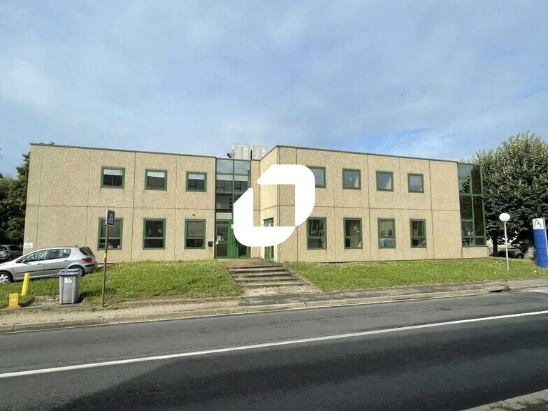 Office in Viry-Châtillon for lease - Building Photo - Image 1 of 8