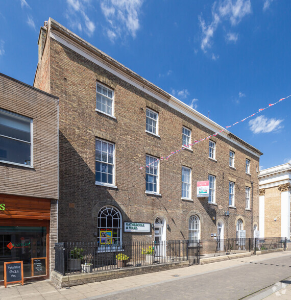 37 High St, Huntingdon for lease - Primary Photo - Image 1 of 6