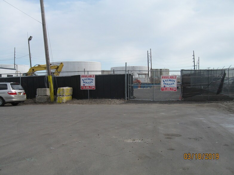 Industrial Pl, Oceanside, NY for sale - Building Photo - Image 1 of 1